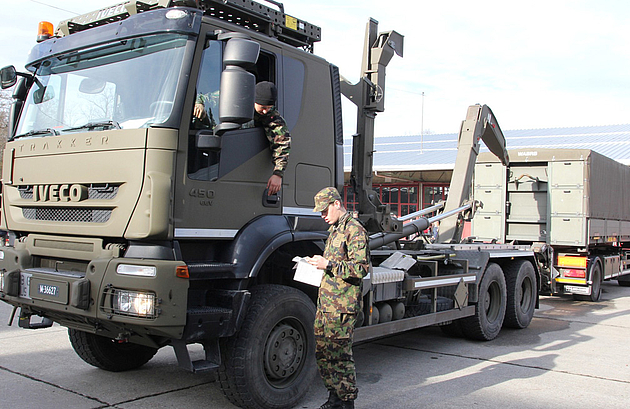 lkw militaer muldenkipper