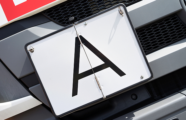 LKW-Abfalltransport-Schild