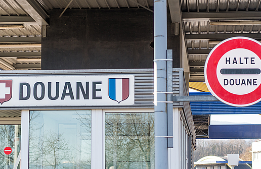 Adobe Zoll Schweiz Frankreich