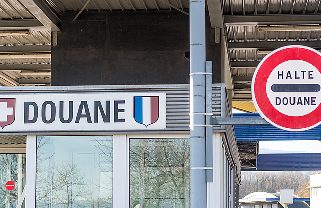 Adobe Zoll Schweiz Frankreich