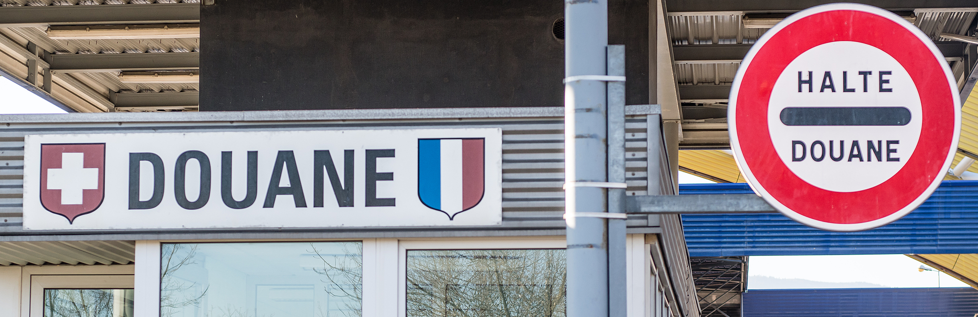 Adobe Zoll Schweiz Frankreich