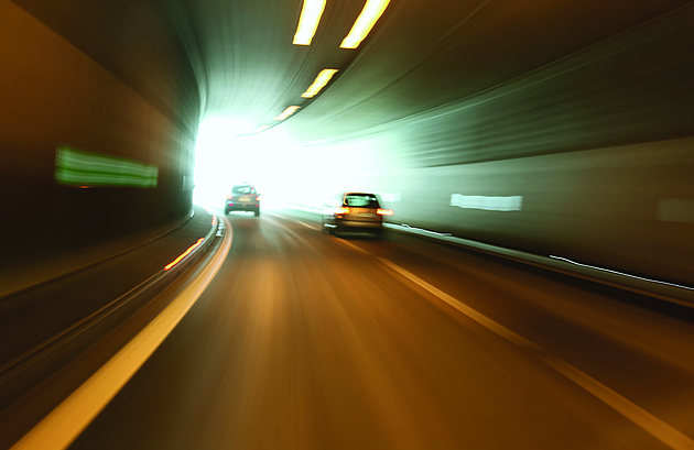 Fahrzeuge im Tunnel