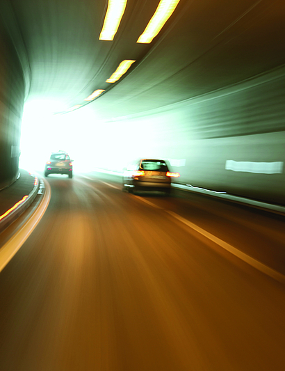 Fahrzeuge im Tunnel